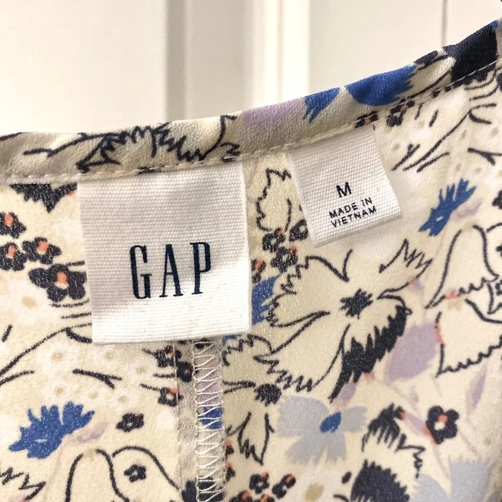 Gap | Tie Neck Flower Print Blouse - Picture 9 of 11